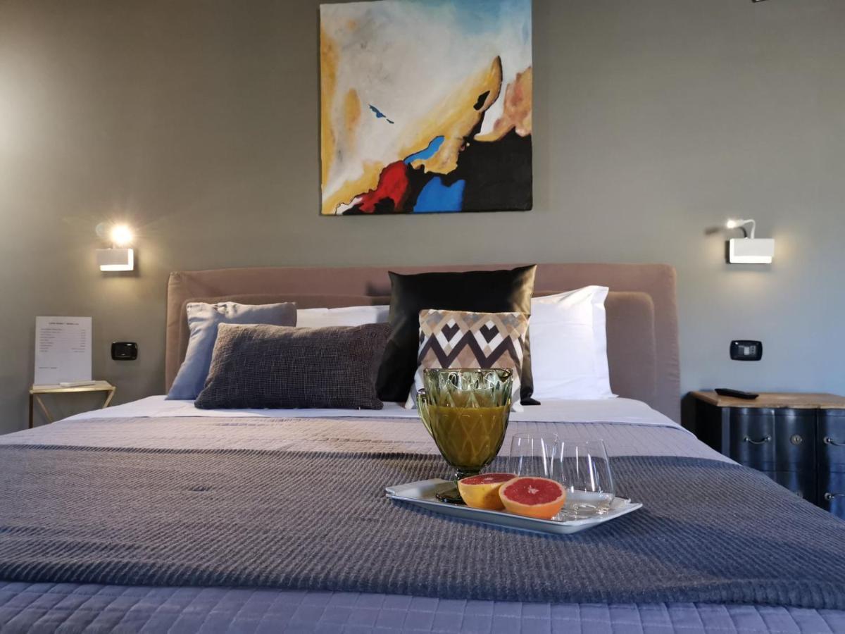 Villa La Lumia B&B Suites & Apartments อากริเจนโต ภายนอก รูปภาพ